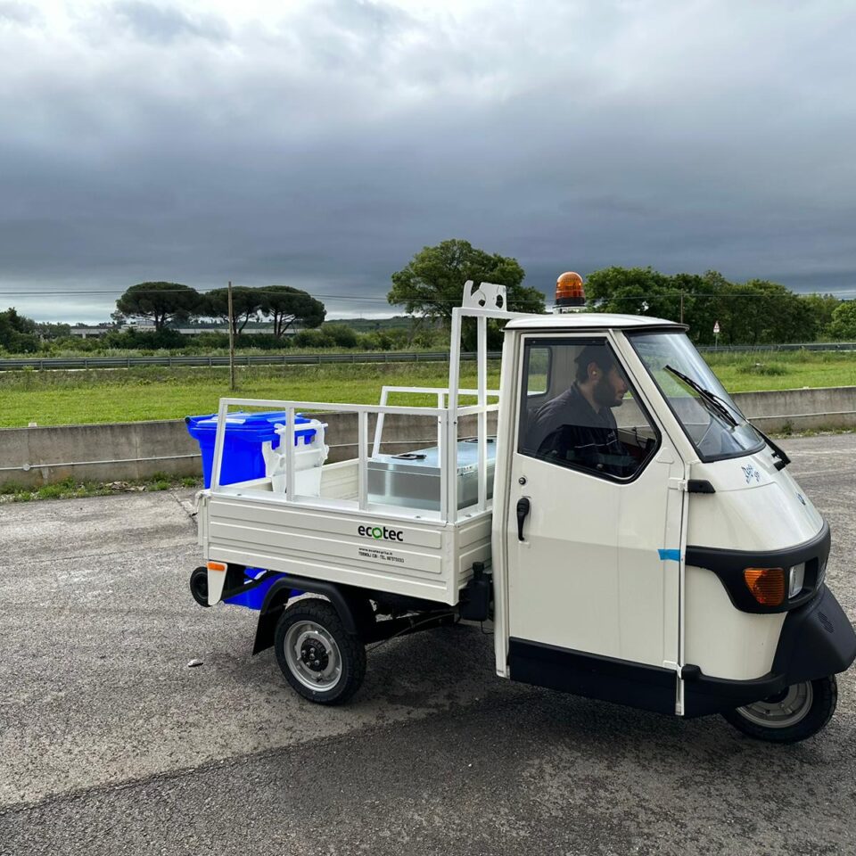 Attrezzatura per spazzamento manuale meccanizzato